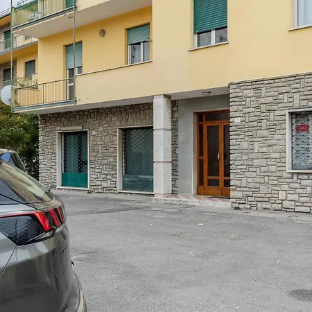 Guesthost - Bell'occhio Colorful With Parking Perugia