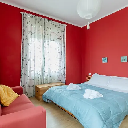 Guesthost - Bell'occhio Colorful With Parking شقة