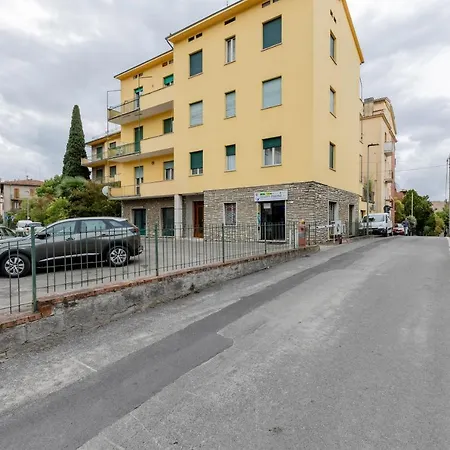 アパート Guesthost - Bell'occhio Colorful With Parking