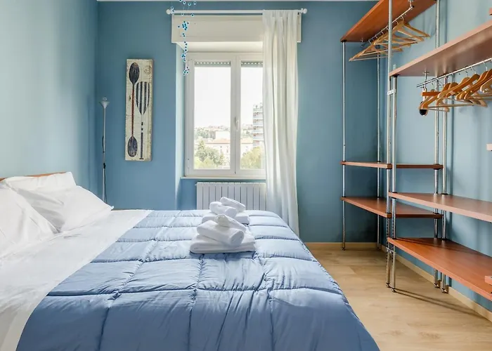 公寓 Guesthost - Bell'occhio Colorful With Parking