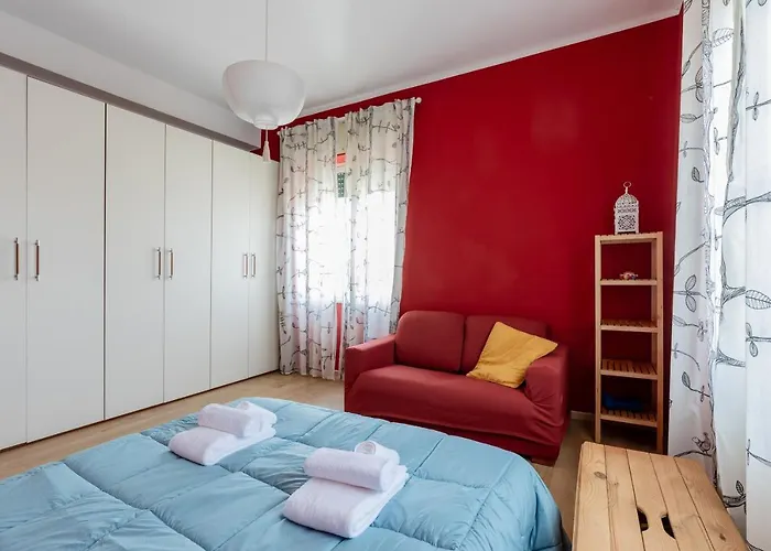 公寓 Guesthost - Bell'occhio Colorful With Parking *