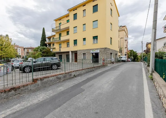 公寓 Guesthost - Bell'occhio Colorful With Parking