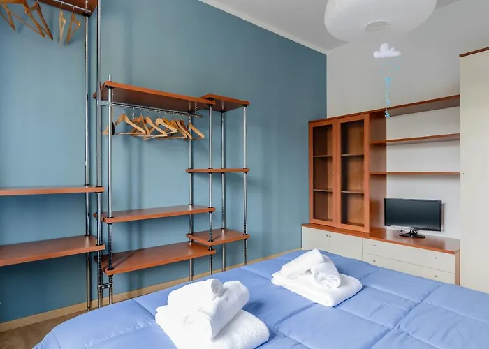 公寓 Guesthost - Bell'occhio Colorful With Parking