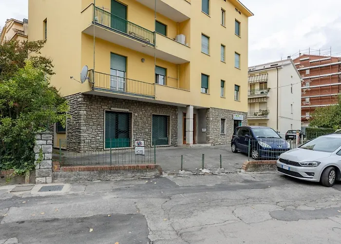 Guesthost - Bell'occhio Colorful With Parking 公寓